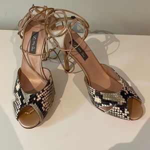 One of a Kind! SJP Sample Sale shoe size 37